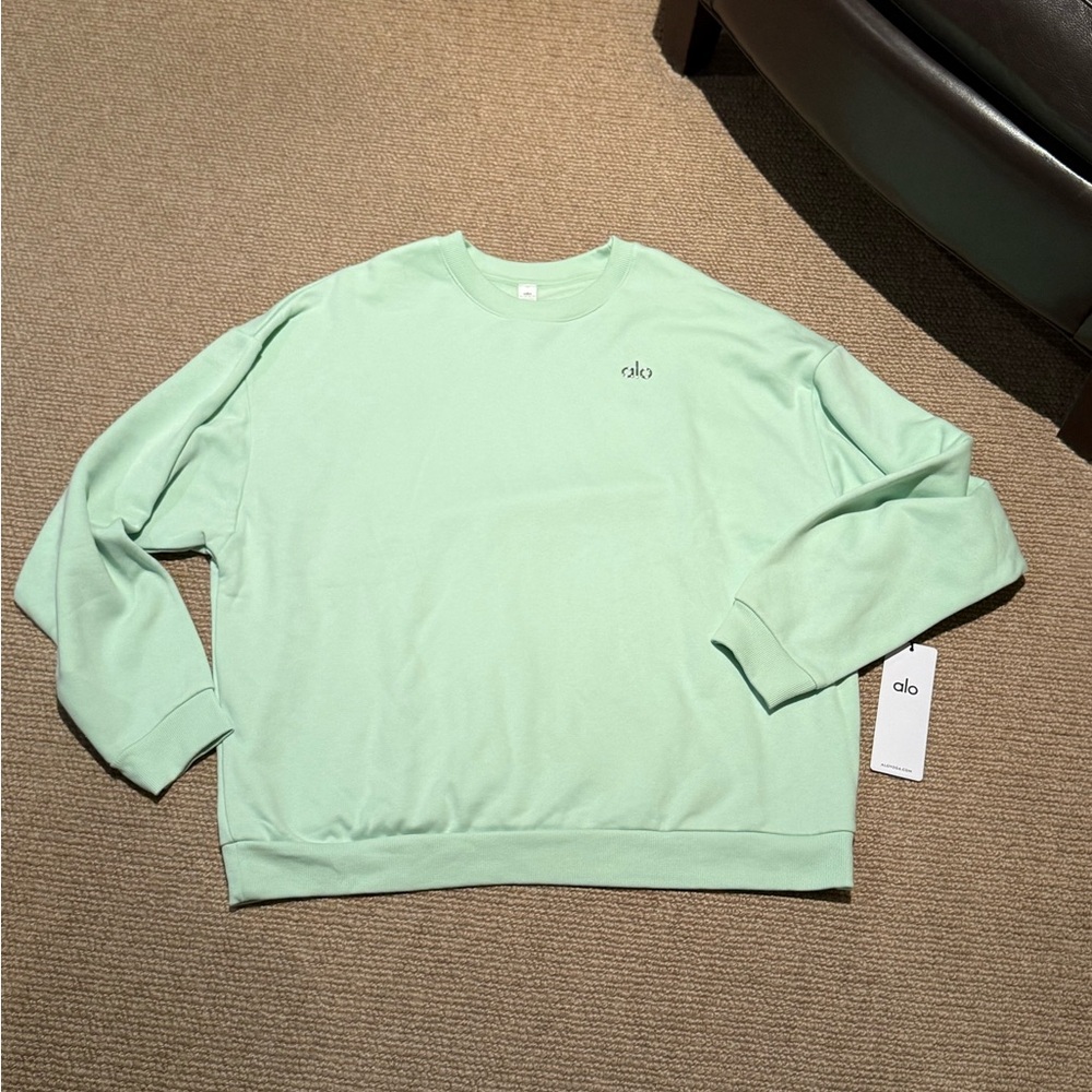 ALO Yoga Women’s Light Green *Spearmint* Crewneck Sweater. Size XL